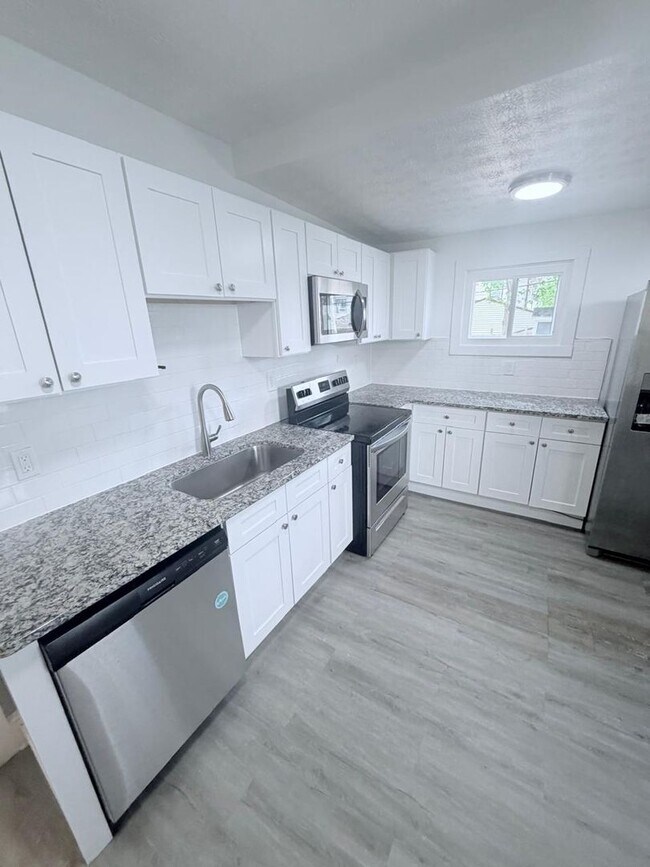 Photo - Gorgeous 4 bd, 1.5 bth Cleveland Heights Stunner!