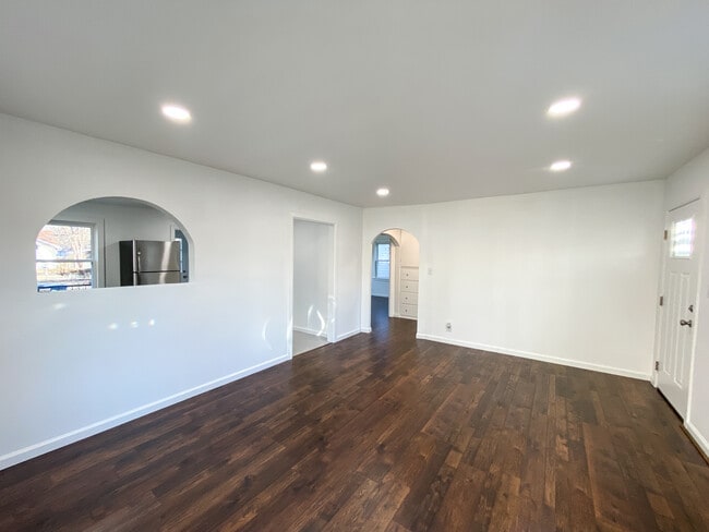 Photo - 3509 E 4th St