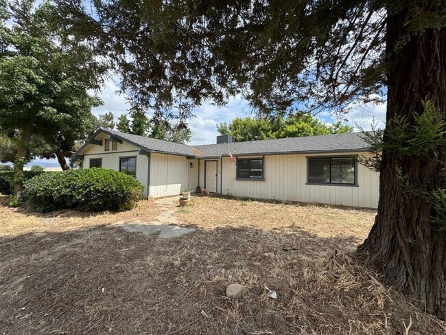 Building Photo - 21293 E American Ave