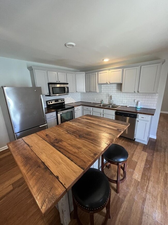 Photo - 624 N Upper St