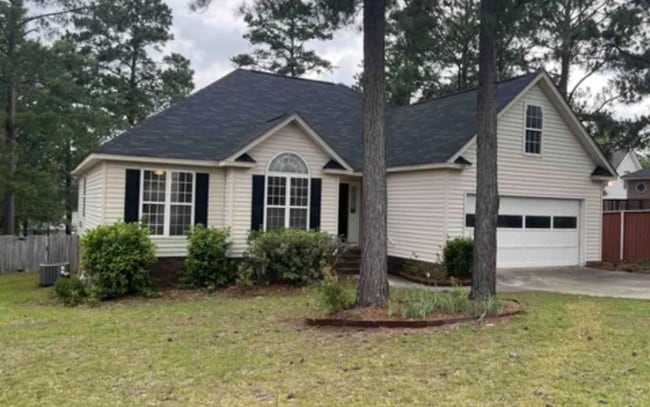 Photo - 404 Waterville Dr