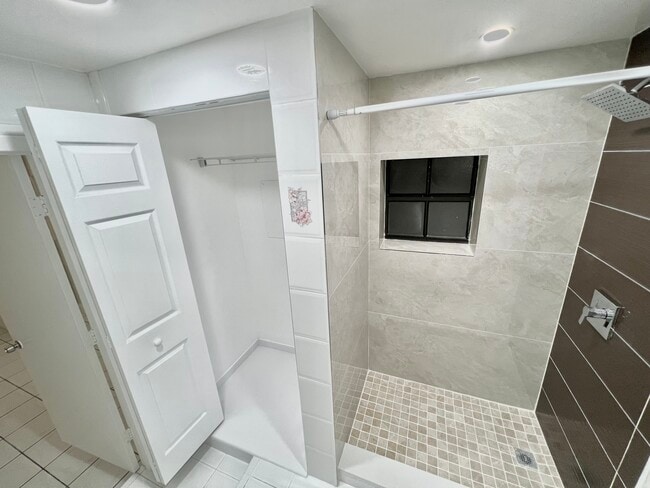 Photo - 649 W 14th St Unidad 649 W 14th st Hialeah ,FL