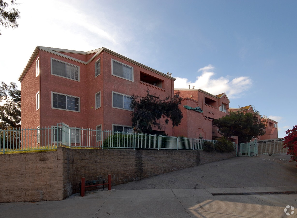 4810 S La Brea Ave - 4810 S La Brea Ave # DON