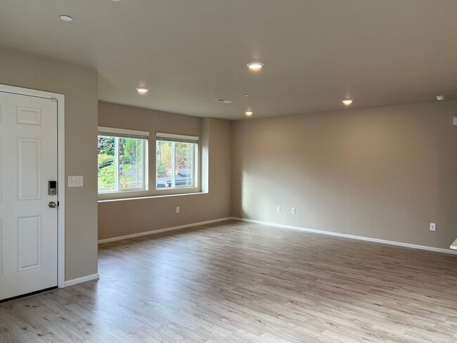 Photo - Beautiful 3 Bedroom Townhome in Dupont