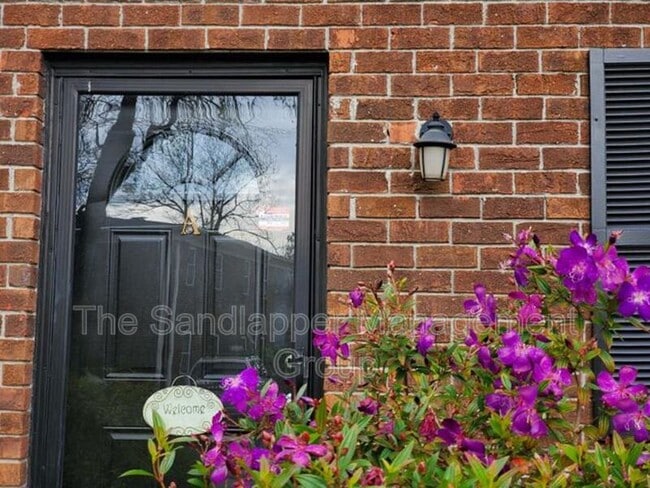 Building Photo - 21 Rivers Point Row