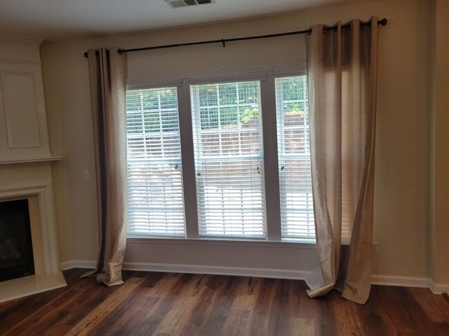 Photo - 105 Finchley Dr