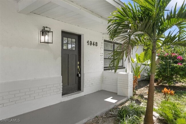 Photo - 1948 46th St SW