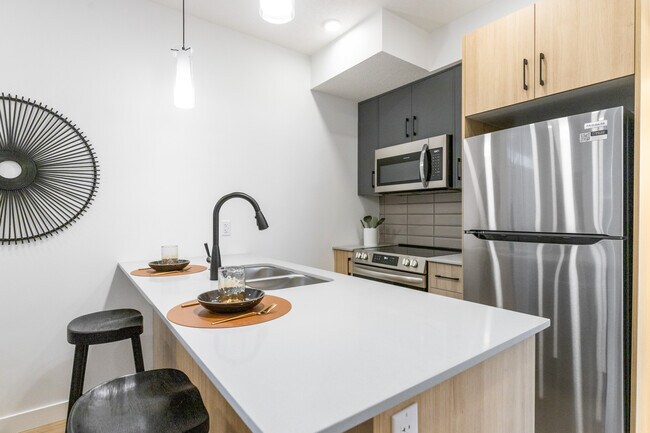 Photo - 9811-9153 153 St NW Unité BSMT 9811