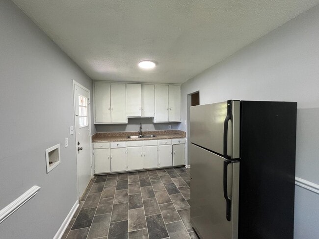 Photo - 2321 Stroller Ave