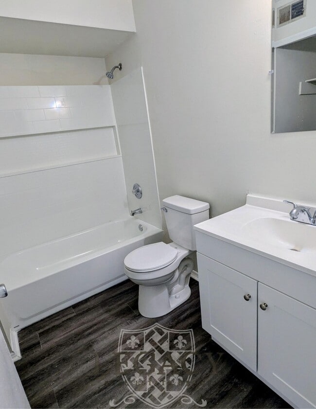 Photo - 918 Coarsey Dr