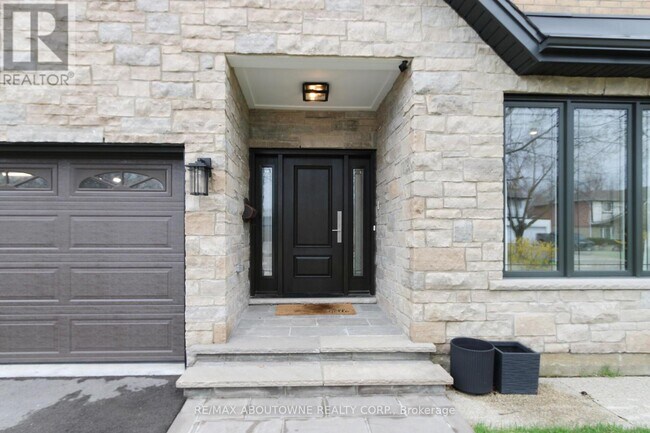 Photo - 3301 Nadine Crescent