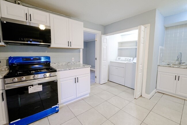 Building Photo - 105 Clarendon St Unit 2