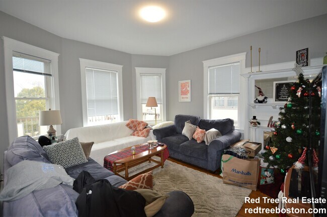 Photo - 63 Mapleton St