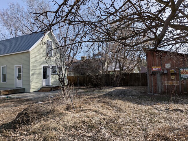 Photo - 117 S 2nd St