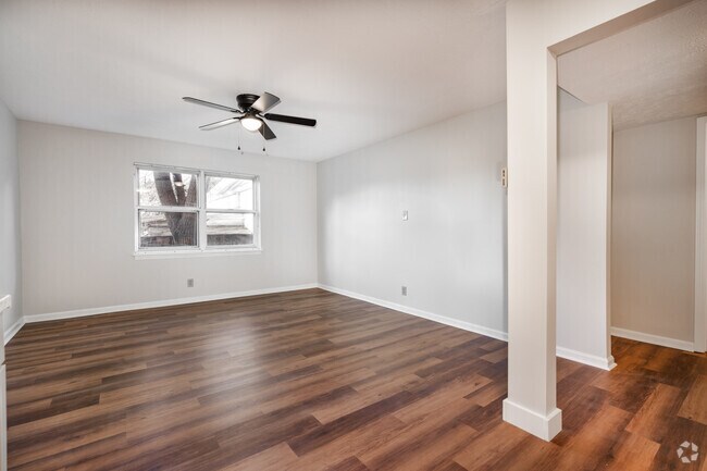 1BR, 1BA - 650SF - Living Room - 1606 Lucia Avenue - Modern Living in the Heart of the Highlands!