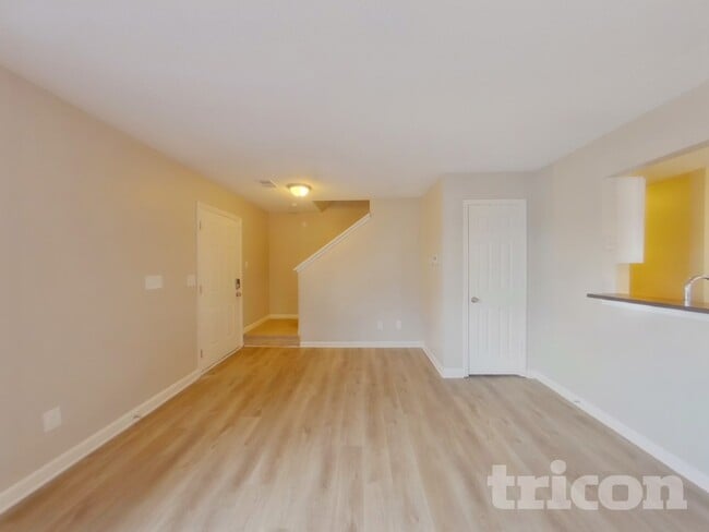 Photo - 10 Torchwood Ct