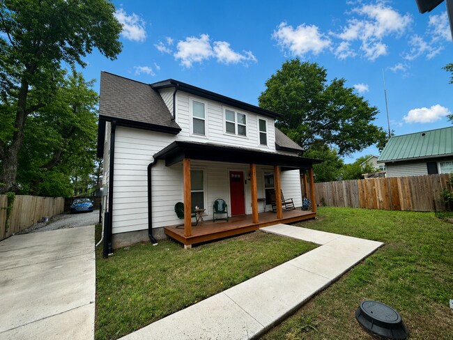 Photo - $150 AMAZON GIFT CARD WITH SIGNED LEASE!! - 3B/2B PRE-LEASING FOR AUG 10 MOVE-IN!!