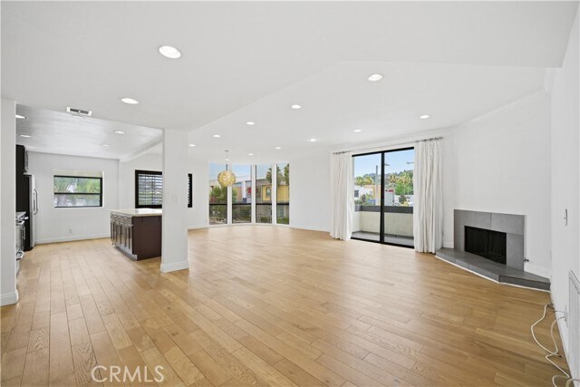 Photo - 14115 Moorpark St