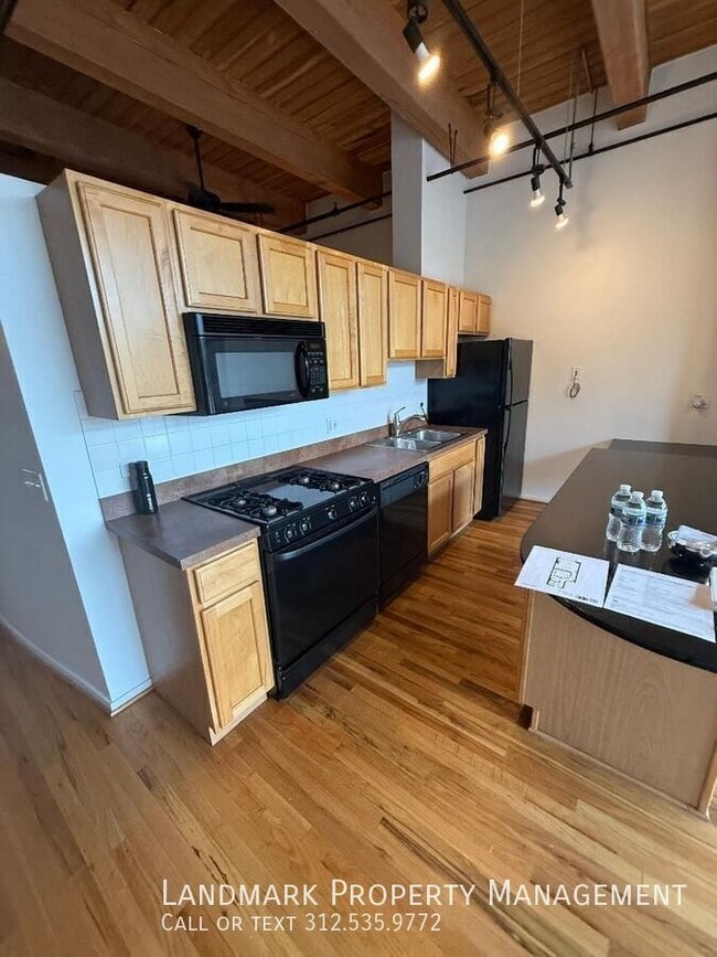 Photo - 1250 W Van Buren St Unit 202