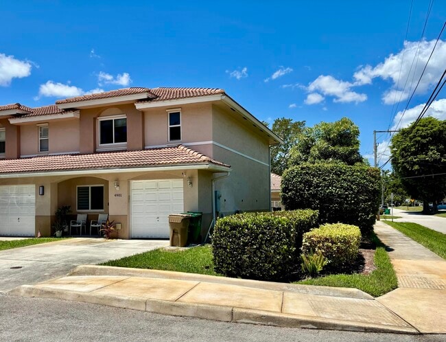 Photo - 4901 Palm Garden Ln