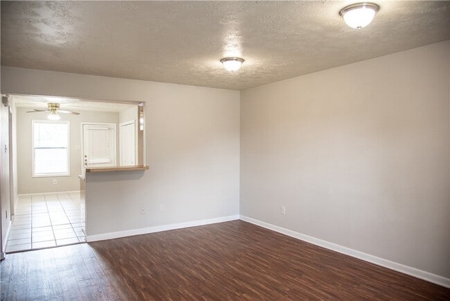 Photo - 1902 Woodsman Dr Unidad A