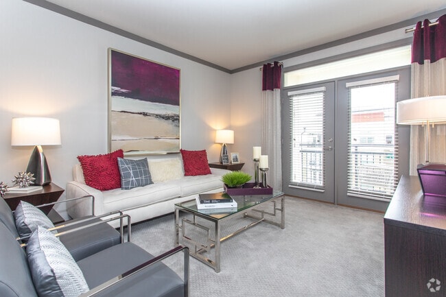 1BR, 1BA - 838SF