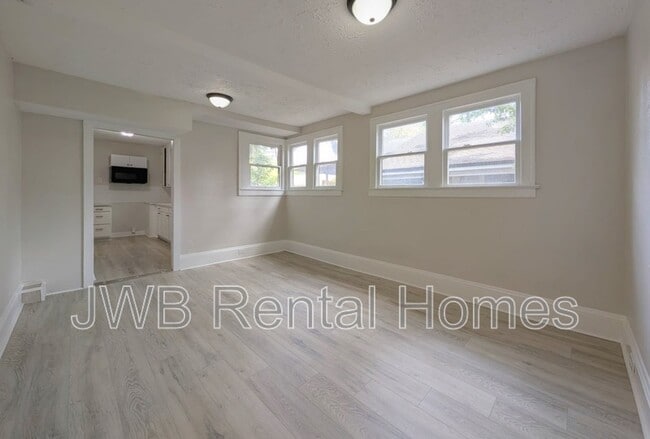 Photo - 1045 Dorchester St