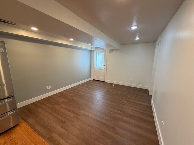 4698 Colander Dr Unidad Basement
