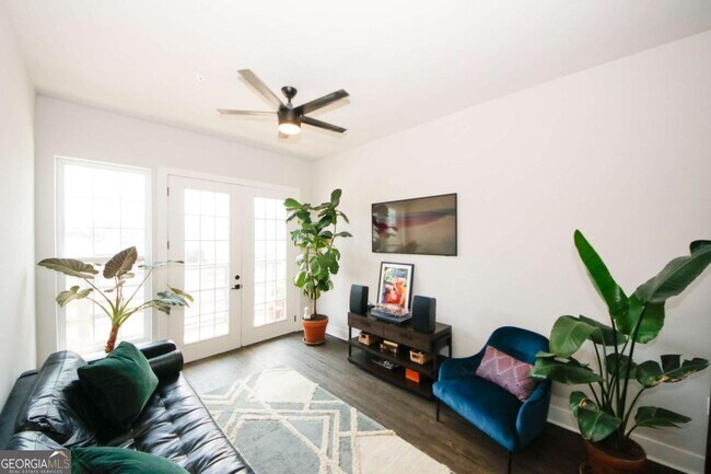 Building Photo - 764 Memorial Dr SE Unit 2 Rental