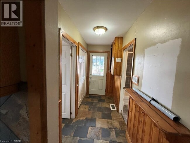 Photo - 1817 Regional Rd 97