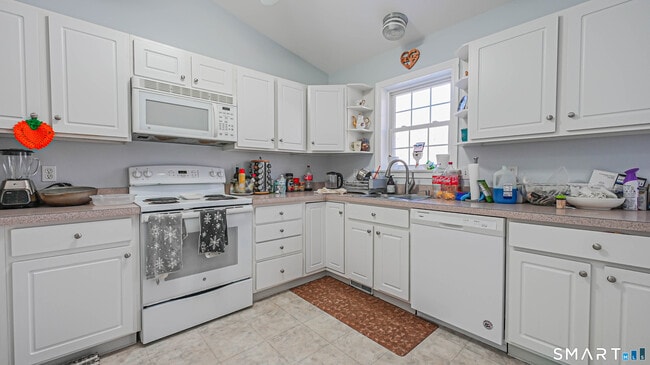 Photo - 76 Hickory Hill Dr