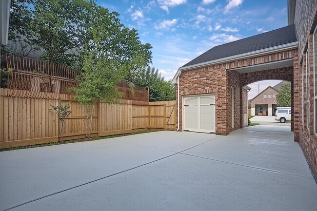 4526 Broken Rock Ln