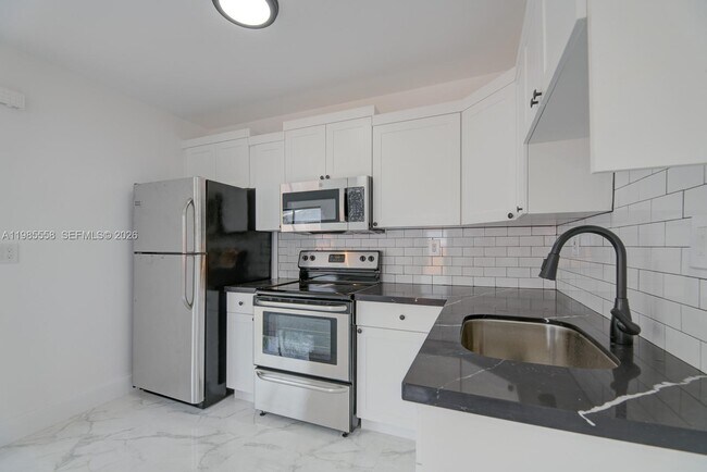 Photo - 650 E 65th St Unit 1