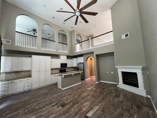 Photo - 3156 N Applegate Ave