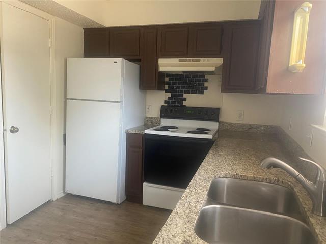 Photo - 2809 Wimbledon Ct