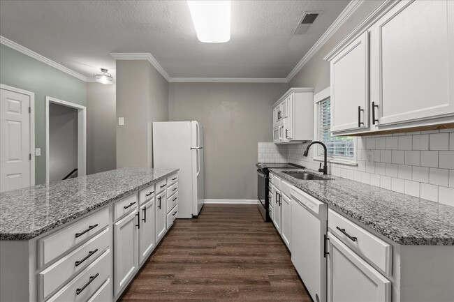 Building Photo - 27 Corinth Rd