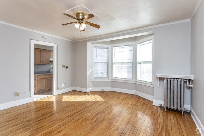 Interior Photo - Arlington Hallett