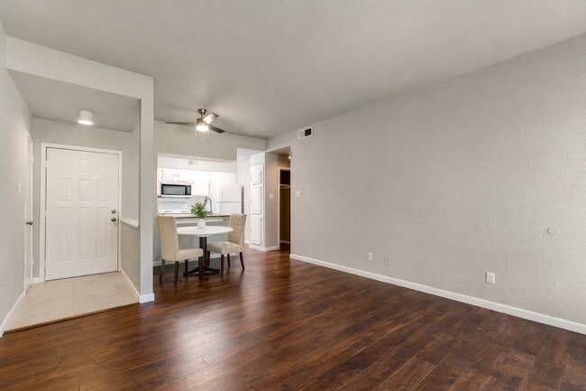 Photo - 3140 Devonshire Dr Unit 133