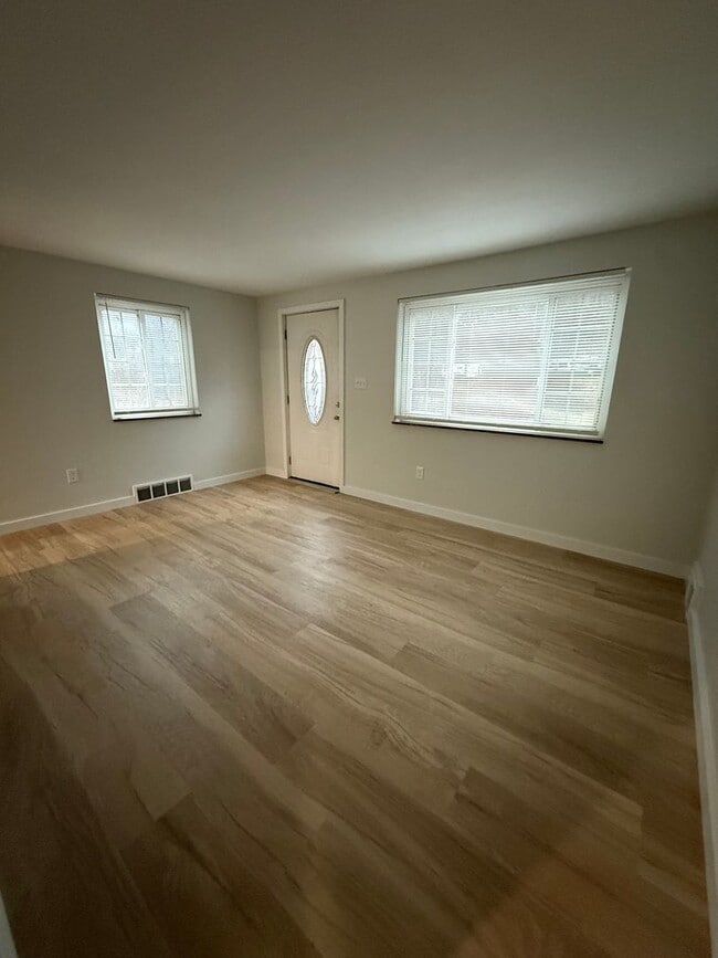 Photo - ***2 Bed / 1 Bath Home for Rent***