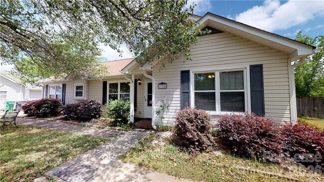 Photo - 13906 Glendevon Ct