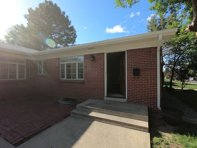 Photo - Beautifully remodeled 3 bed 2.5 bath house in Broomfield