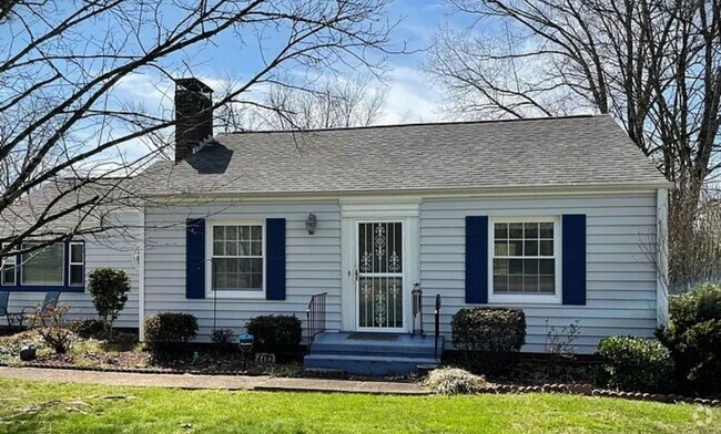Building Photo - Charming 2-3 bedroom cottage for rent! Rental