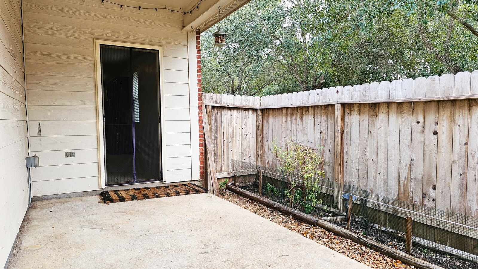 Photo - 211 Briar Trace Ln