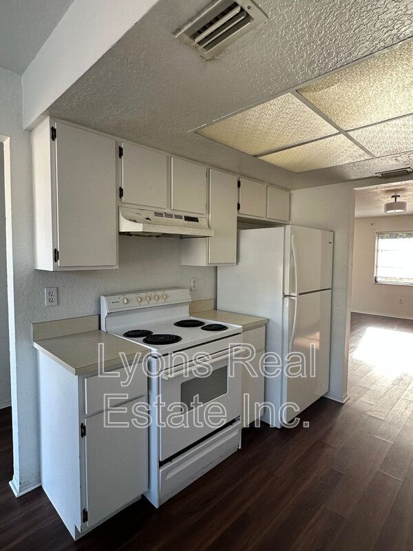 Photo - 2429 George Ave S