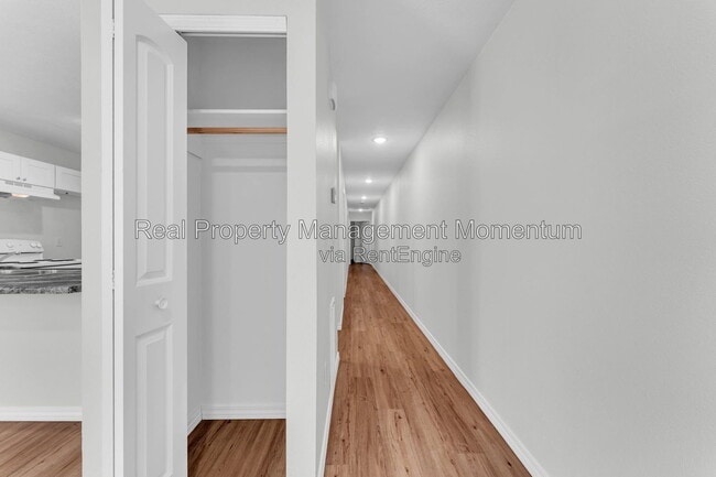 Photo - 1602 W Scott St