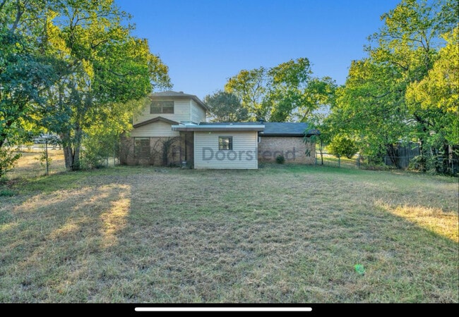 Photo - 2607 W Green Oaks Blvd