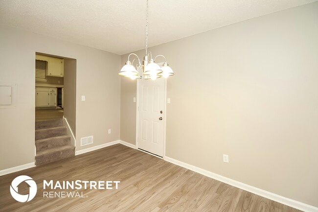 Photo - 6745 Buckhurst Trail