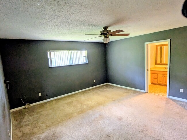 Photo - 4976 Oakbrooke Pl