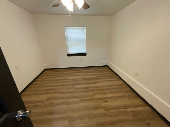 Photo - 2413 NE 27th St