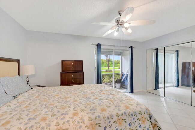 Photo - 549 Fanshaw N